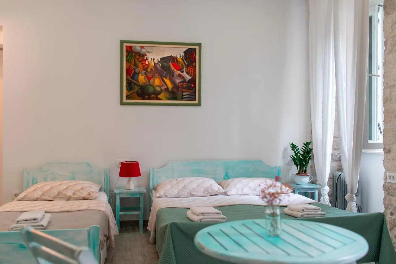 Guest house Rooms And Apartments Djanovic Split