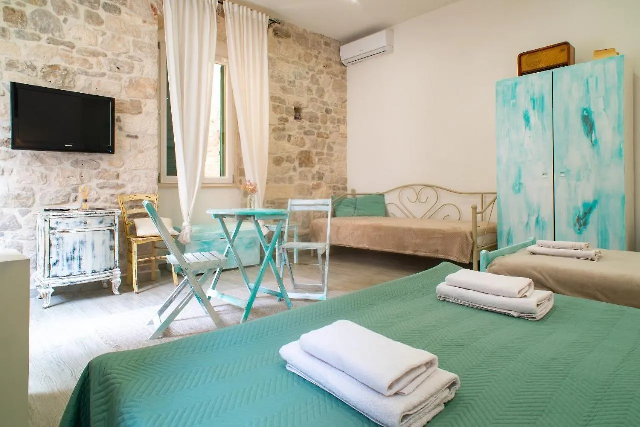 Rooms And Apartments Djanovic Split 3*,