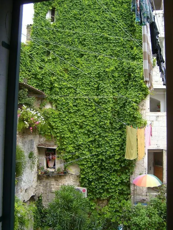 Rooms And Apartments Djanovic Split Guest house