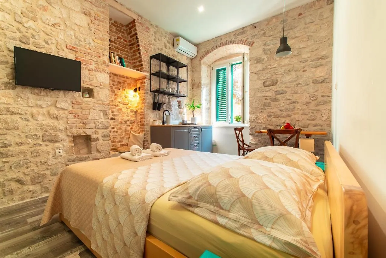 Rooms And Apartments Djanovic Split