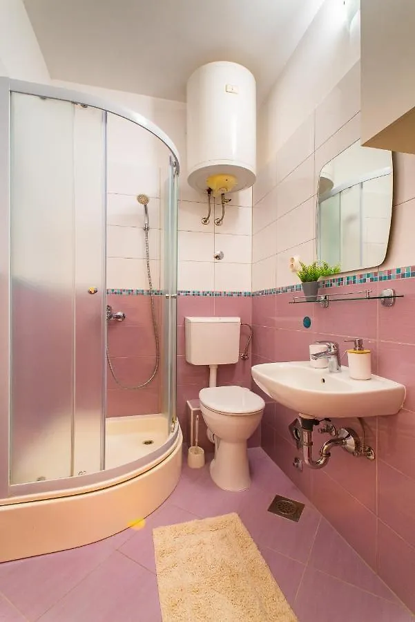 Rooms And Apartments Djanovic Split